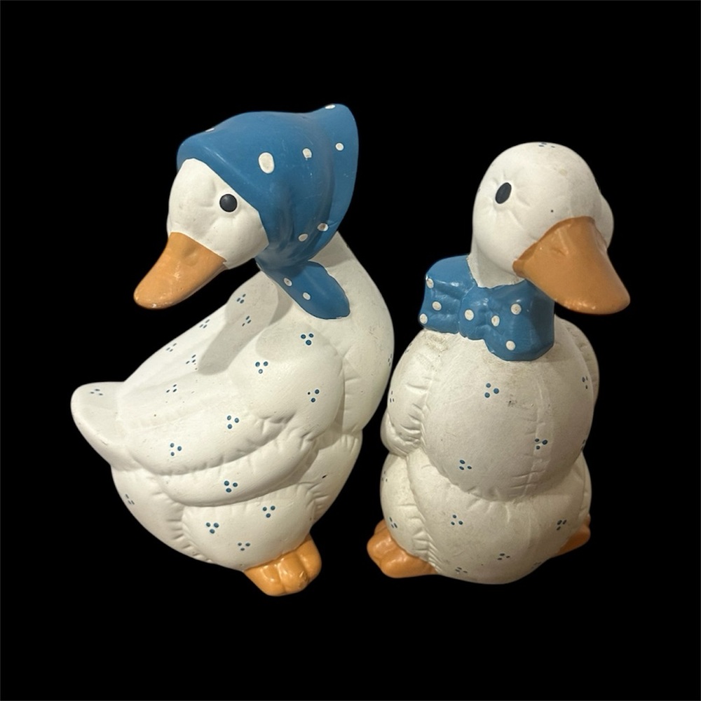 Vintage 1988 House of Lloyd Ceramic Geese.